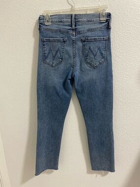 MOTHER Medium Blue Cropped the rascal Ankle fray Jeans